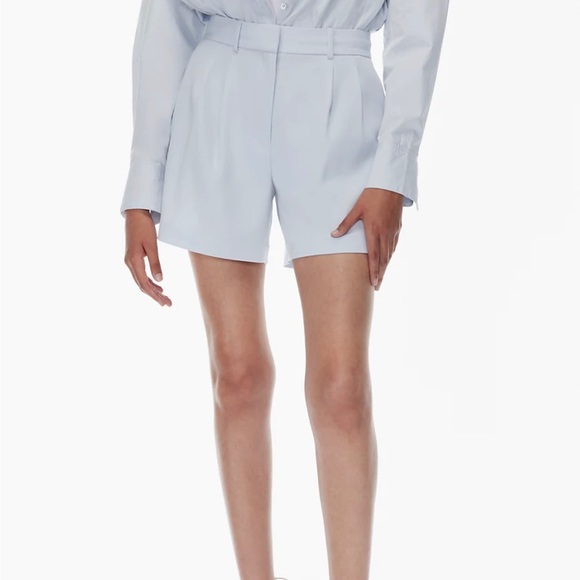 Aritzia Babaton Pleated 5” Shorts High Waisted Cement Blue Size 00 NEW - Picture 2 of 8